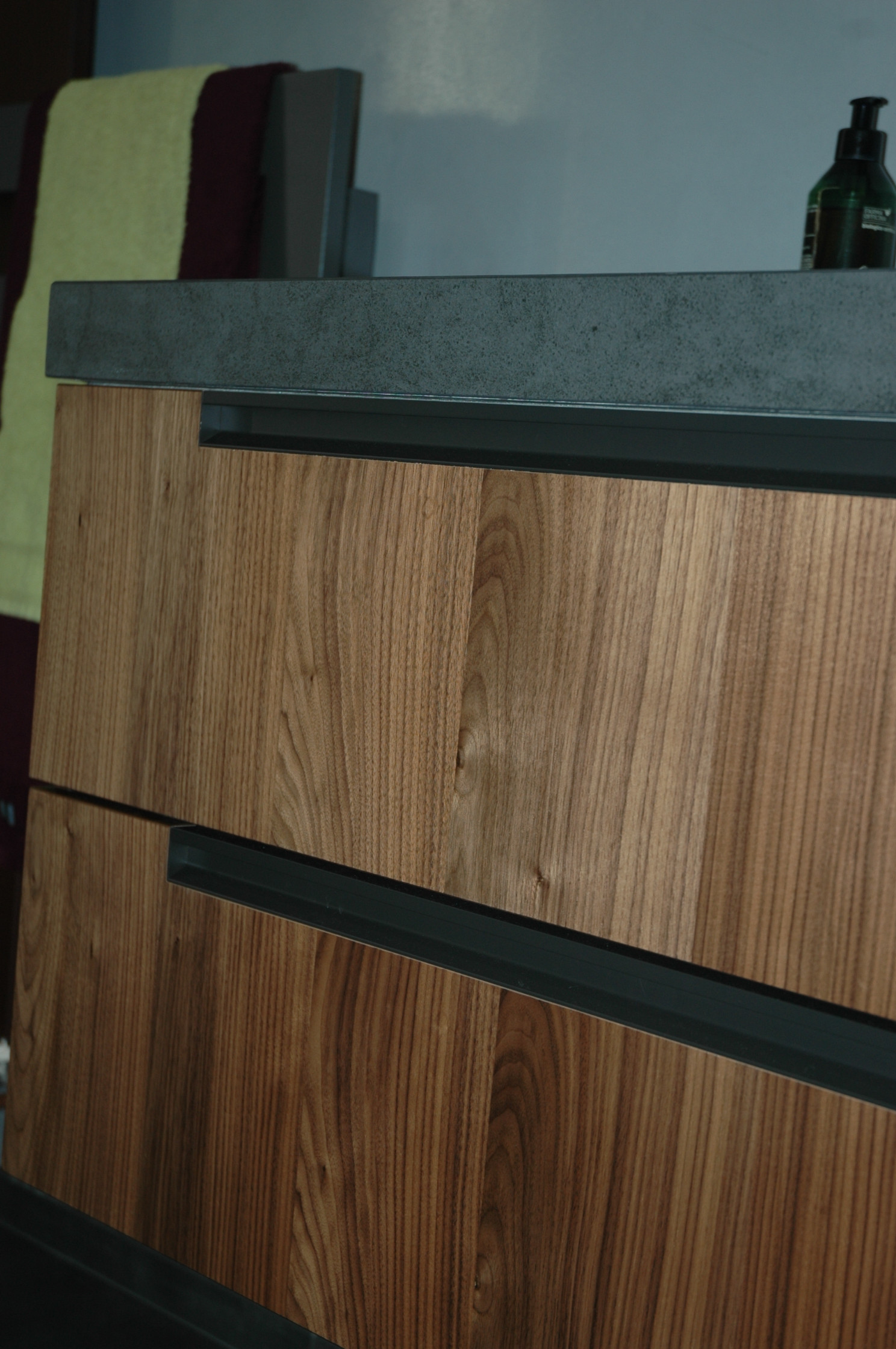PARTICOLARE  ARREDO  BAGNO