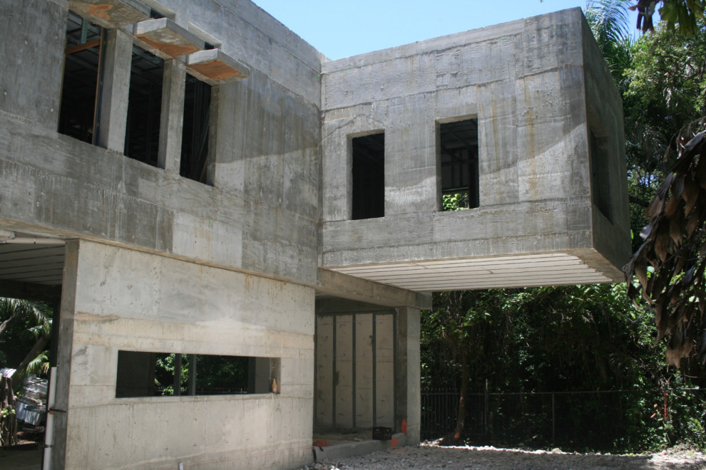 Minimalist home design photo in Miami