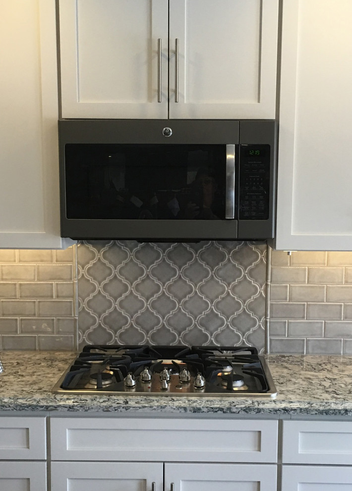 Kitchen - kitchen idea in Indianapolis
