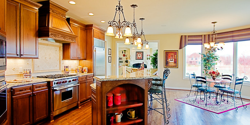 Example of a transitional kitchen design in Cincinnati