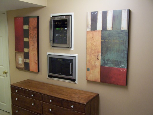 Cozy, Classy Basement modern-keller