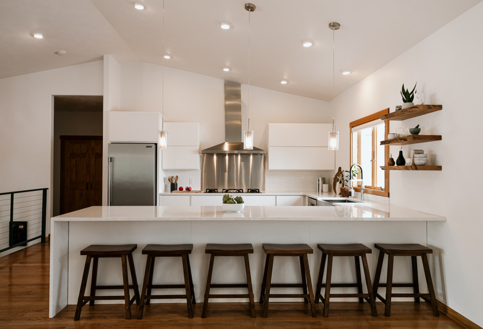 Kitchen - modern kitchen idea