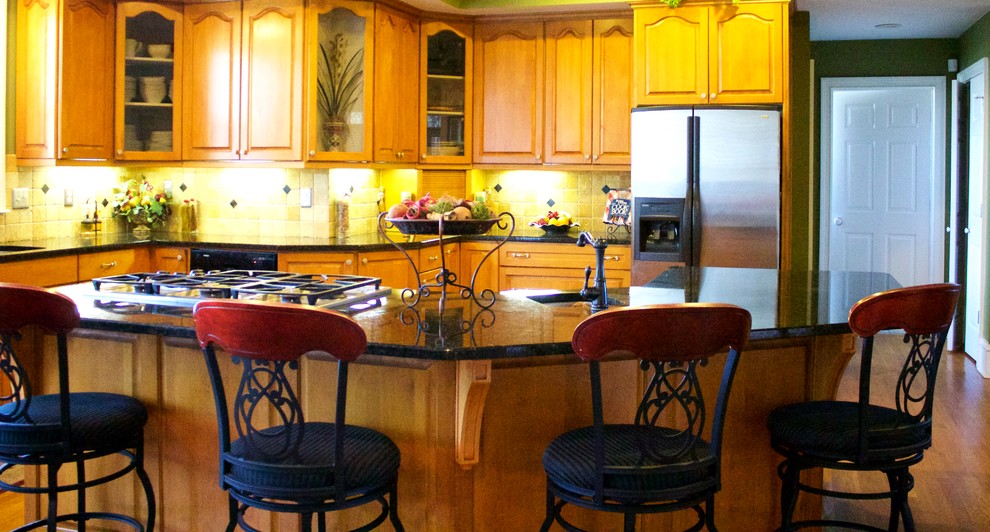 Kitchen - transitional kitchen idea in Atlanta