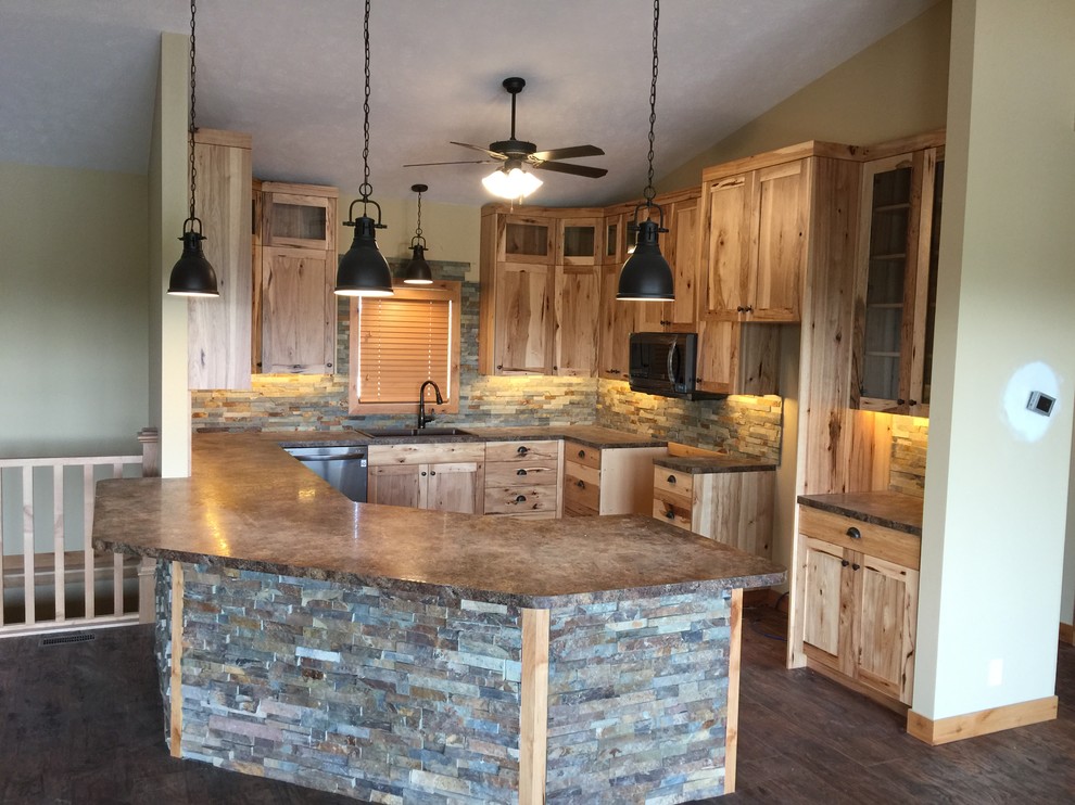 Kitchen - rustic kitchen idea in Omaha
