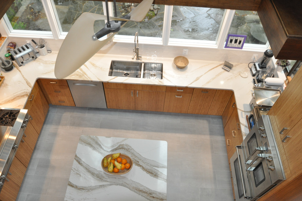 Inspiration for a transitional home design remodel in Baltimore