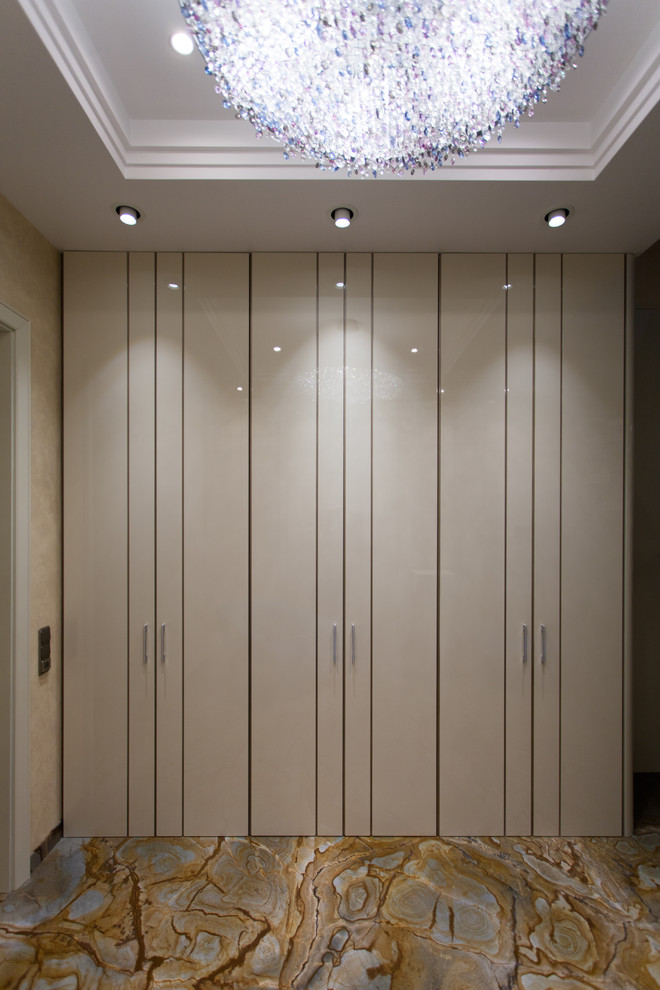 Глянцевая прихожая в пентхаус в самом центре Москвы