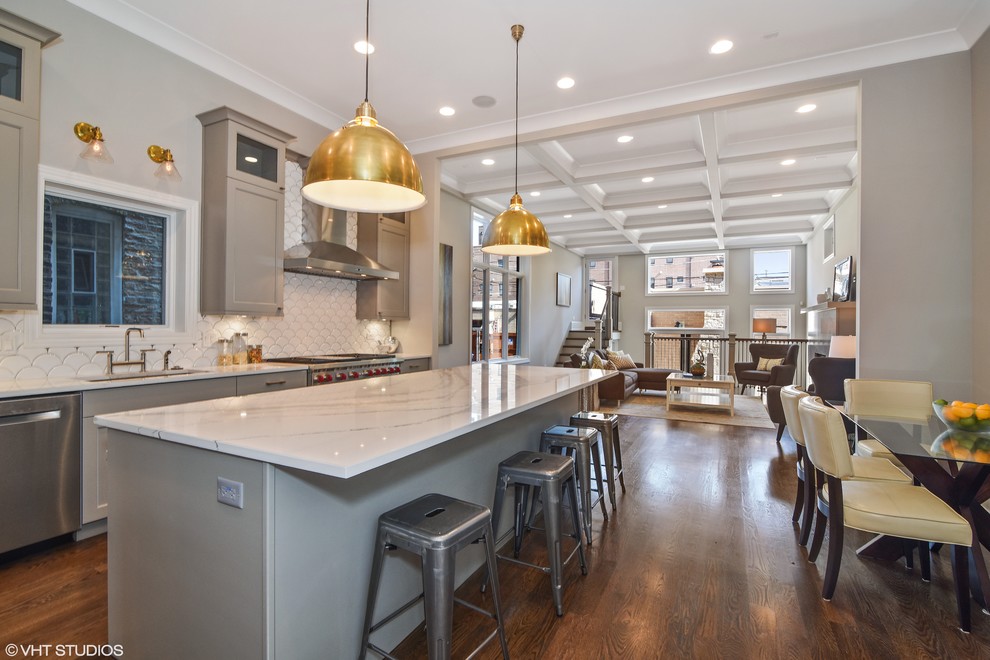 Example of a transitional kitchen design in Chicago