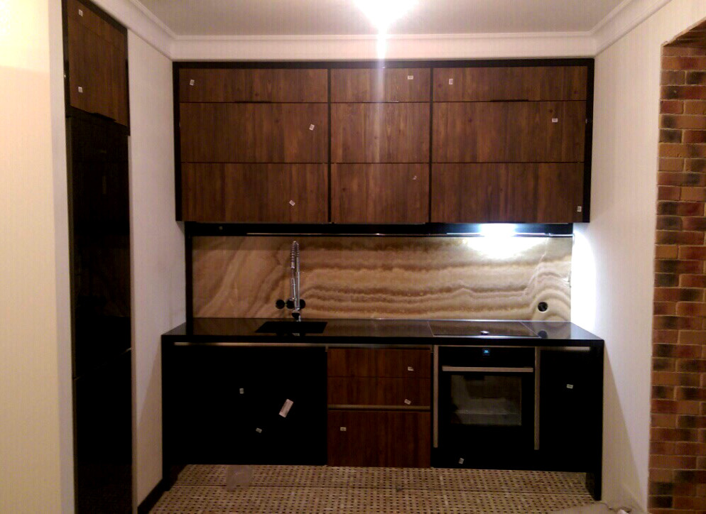 Кухня лофт дерево плюс черный, санузел дерево