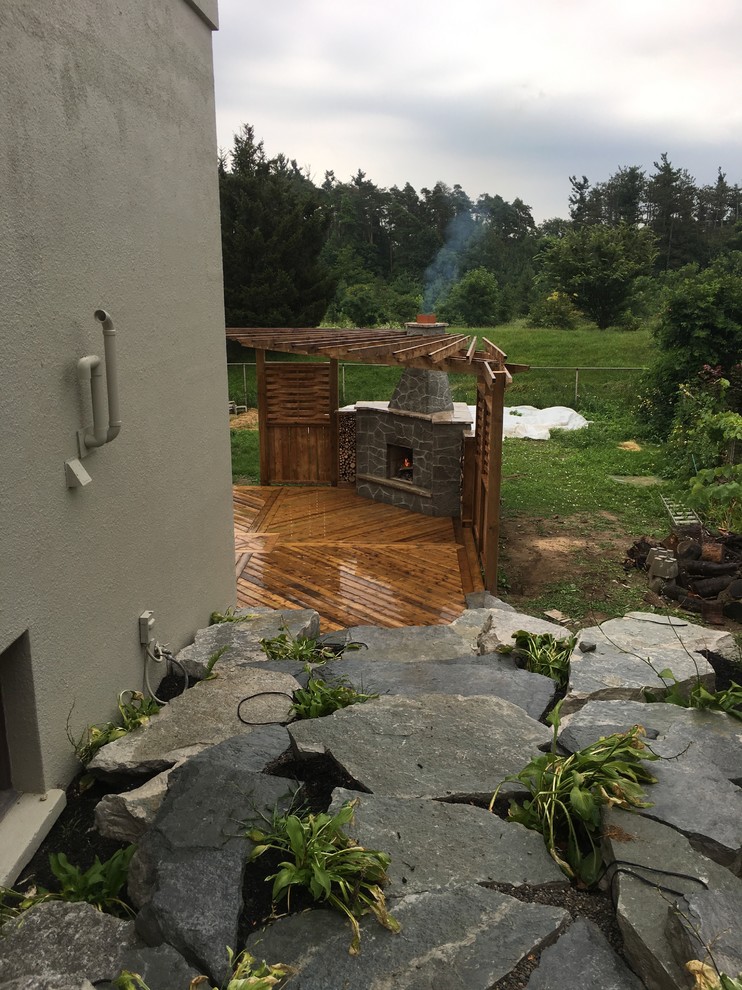 Inspiration for a rustic home design remodel in Toronto