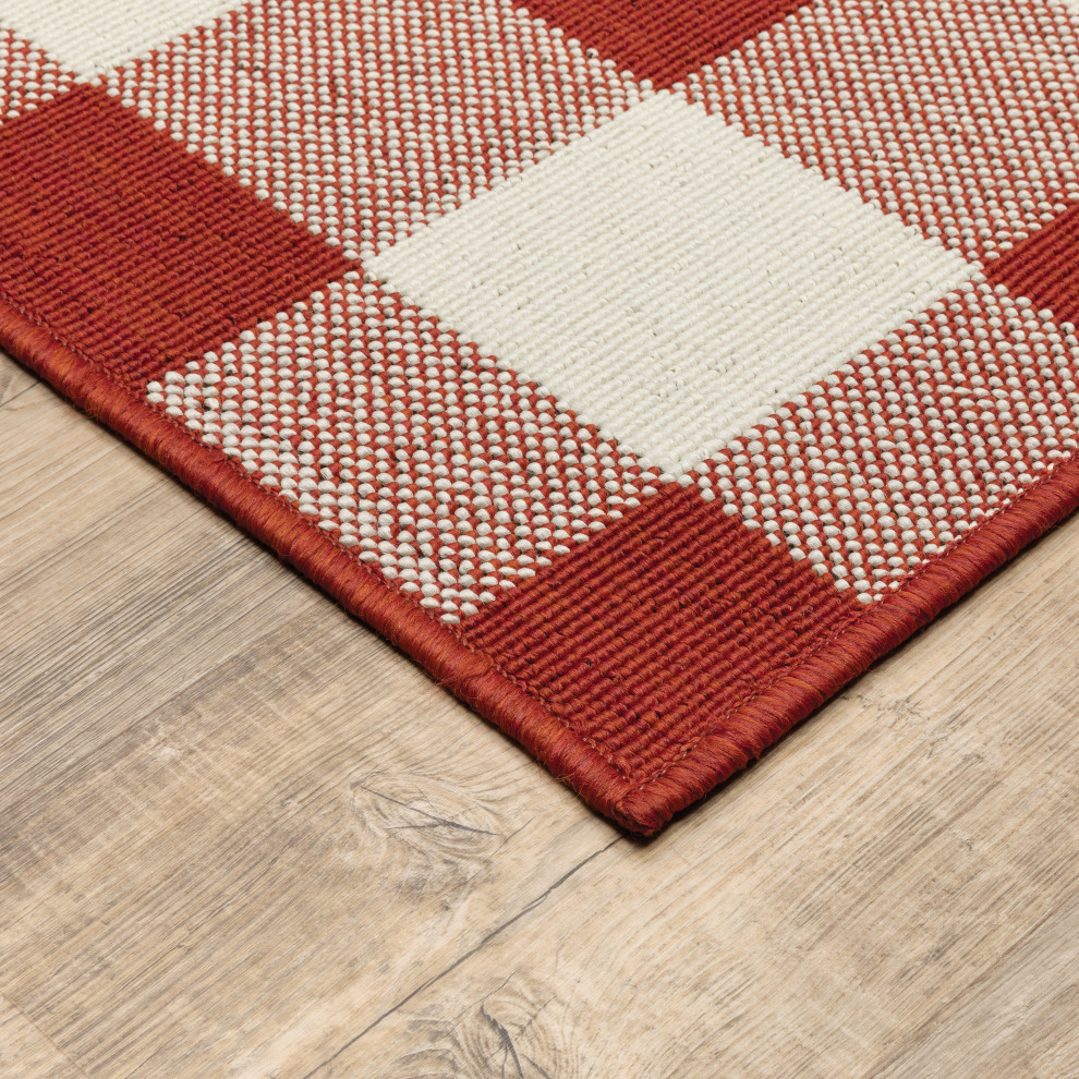 Madelina Gingham Check Indoor/Outdoor Area Rug, Red, 6'7"x9'6"