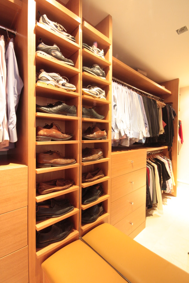 This is an example of a modern storage and wardrobe in New York.