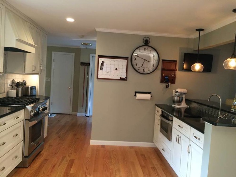Inspiration for a transitional kitchen remodel in Boston