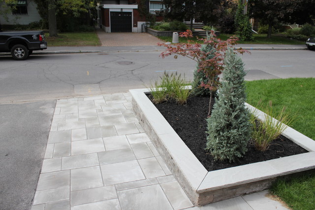 Front Yard 13 american-traditional-garden