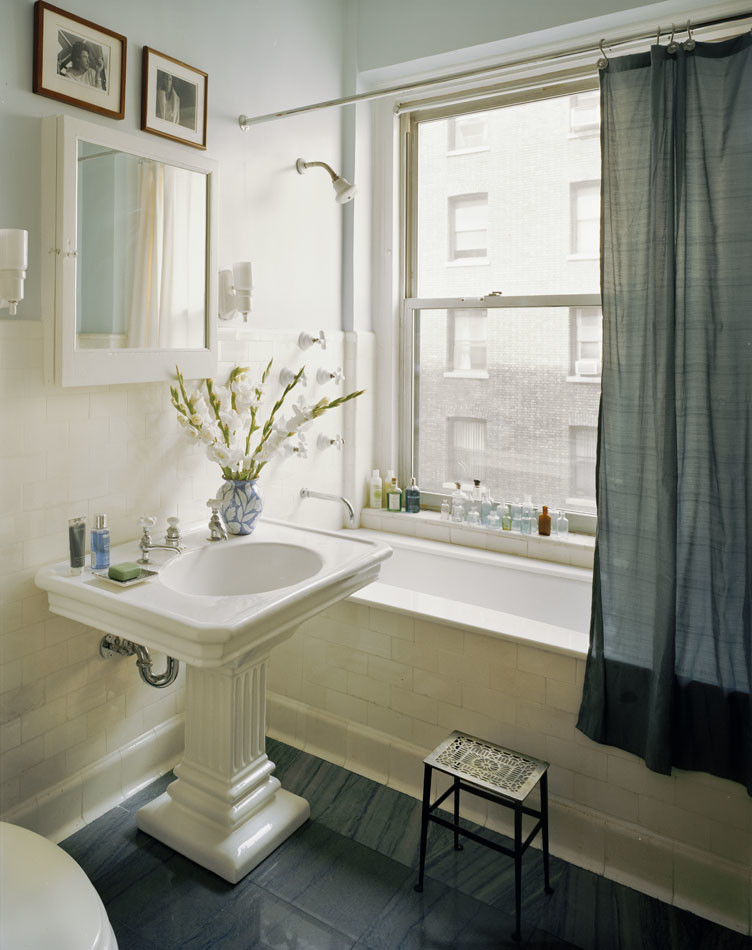 Bathroom - traditional bathroom idea in New York