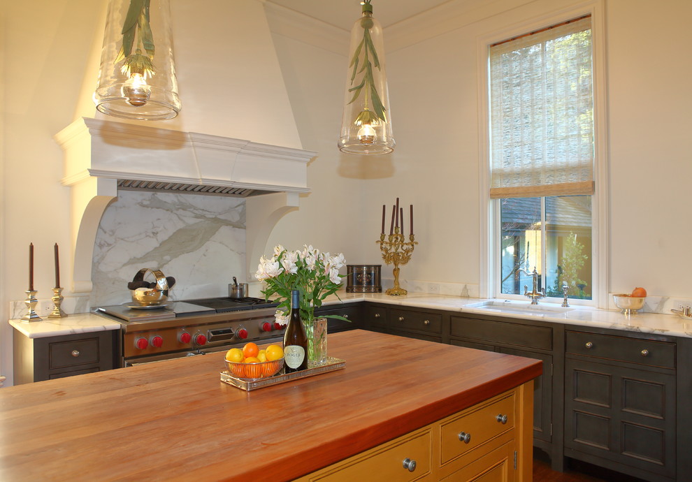 Inspiration for a large traditional kitchen in San Francisco.