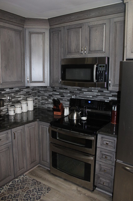 Starmark Kitchen - Hickory Ridgeville in Driftwood w/ Ebony Glaze ...