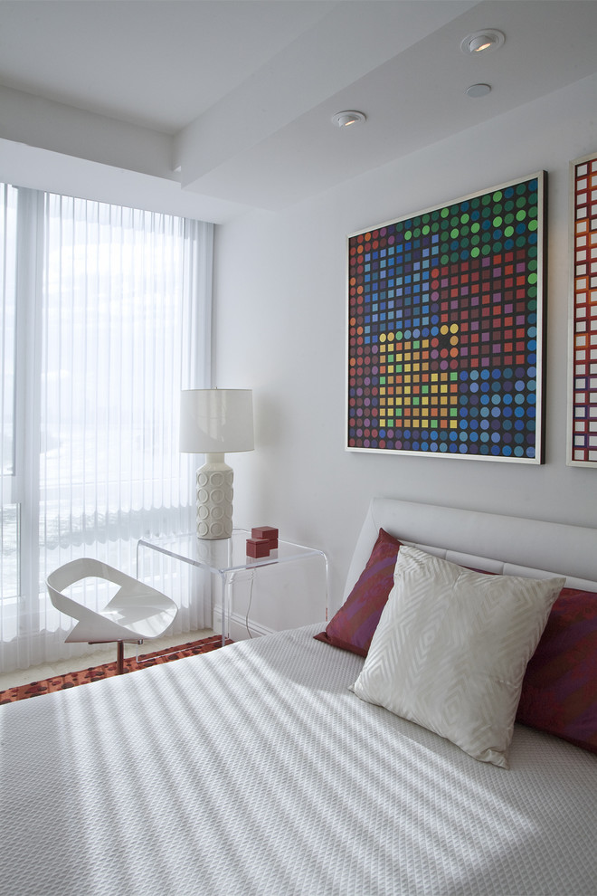 Modern master bedroom in Miami.