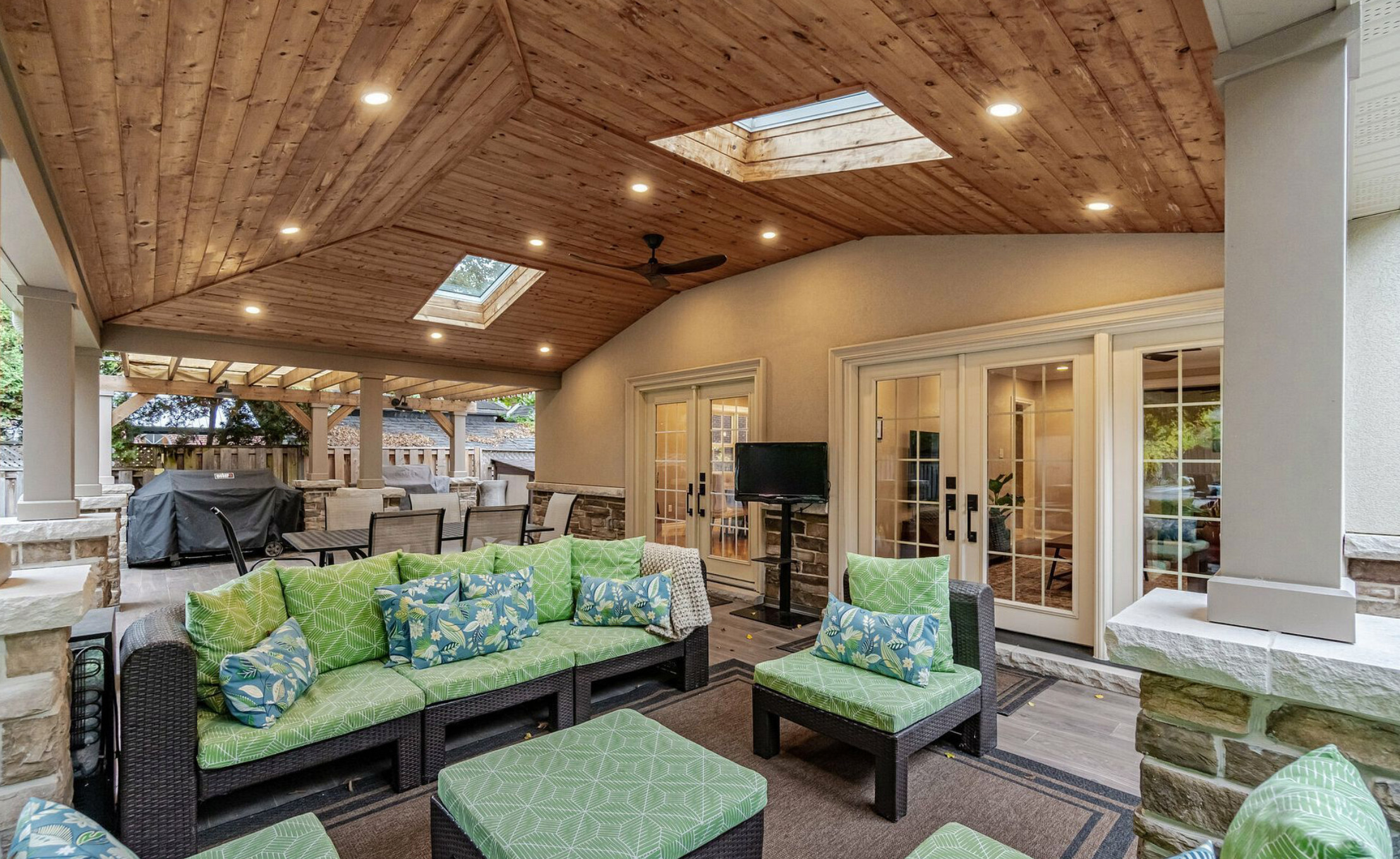 Rear lounge area