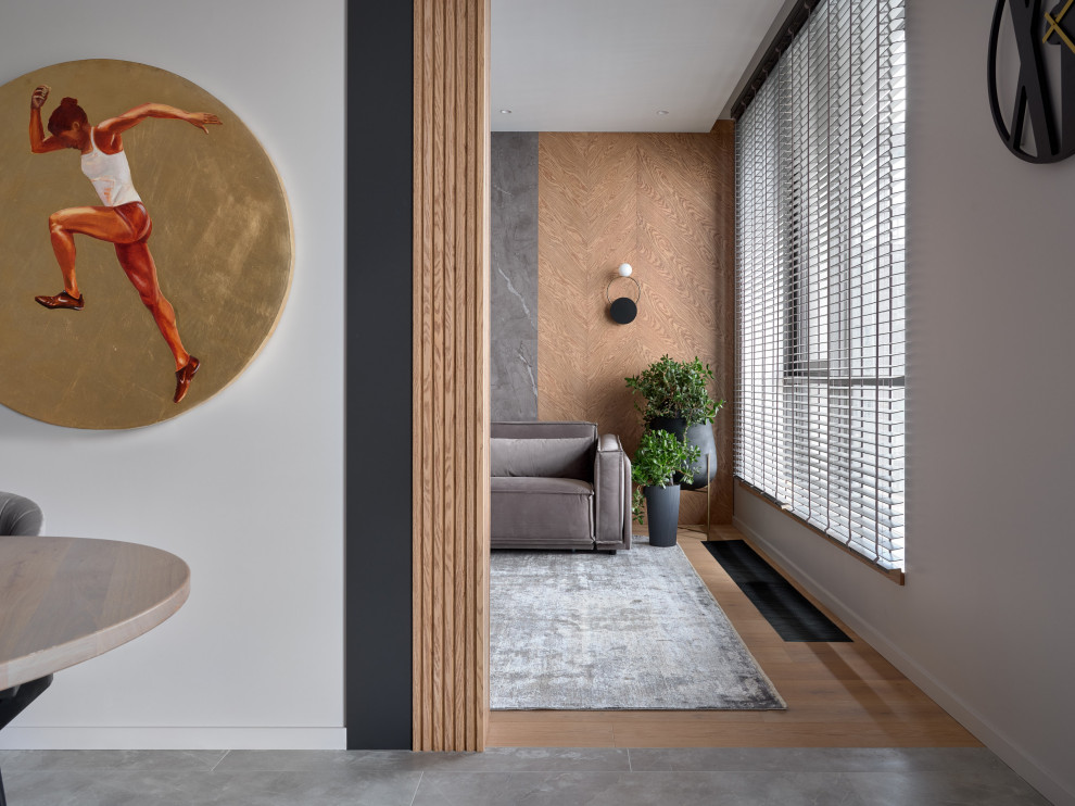 Монохром с деревянными акцентами в двухкомнатной квартире 60 м2