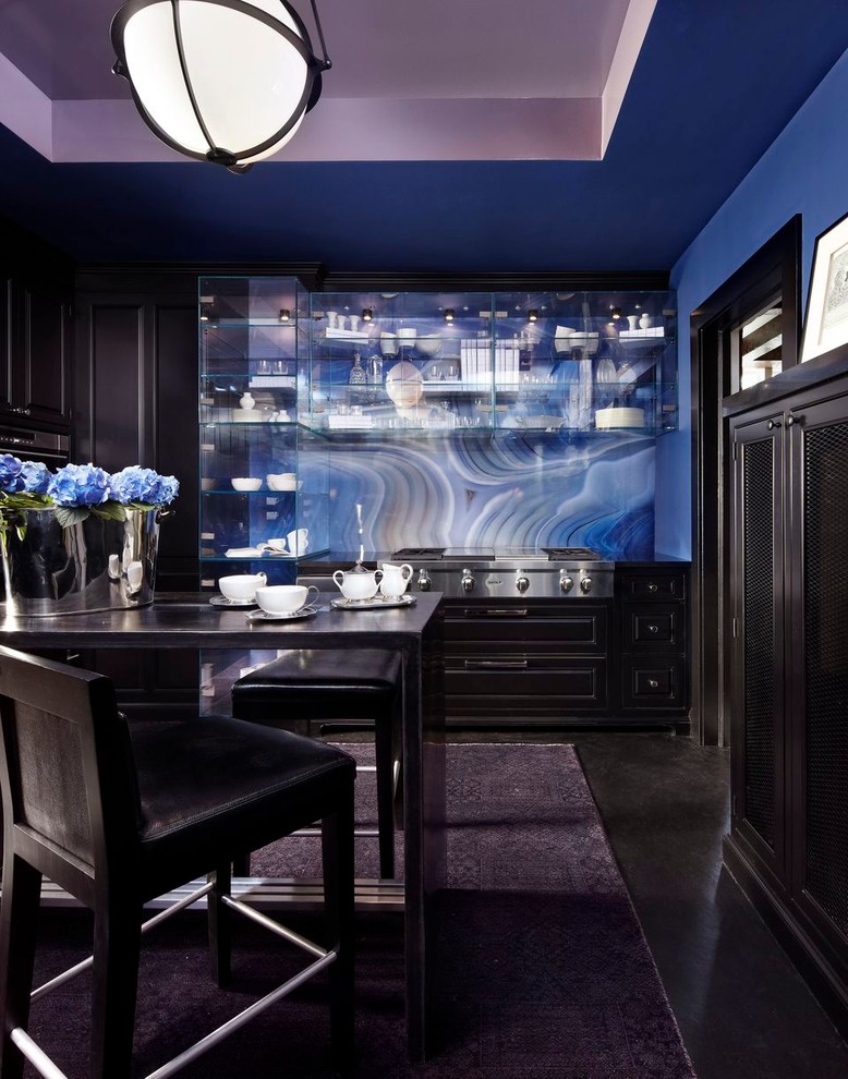 This is an example of a transitional dining room in Chicago.