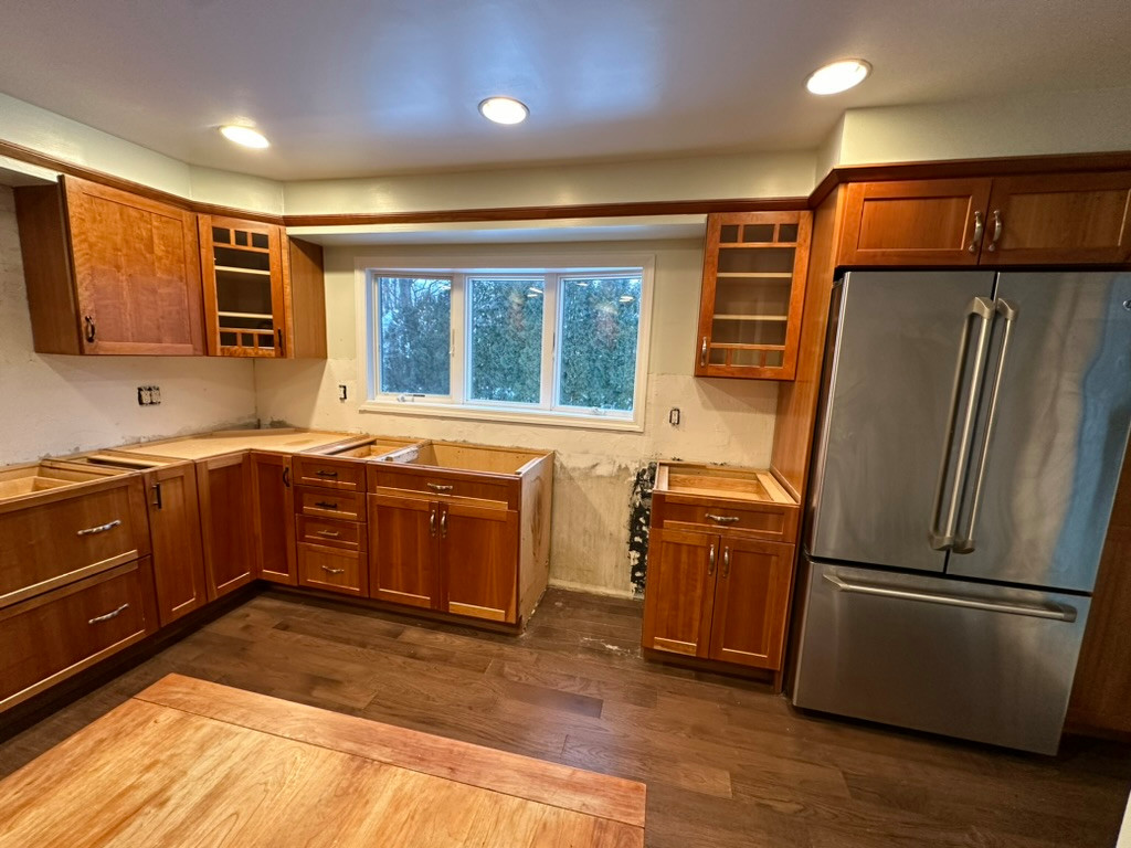 CABINETS REFINISHING