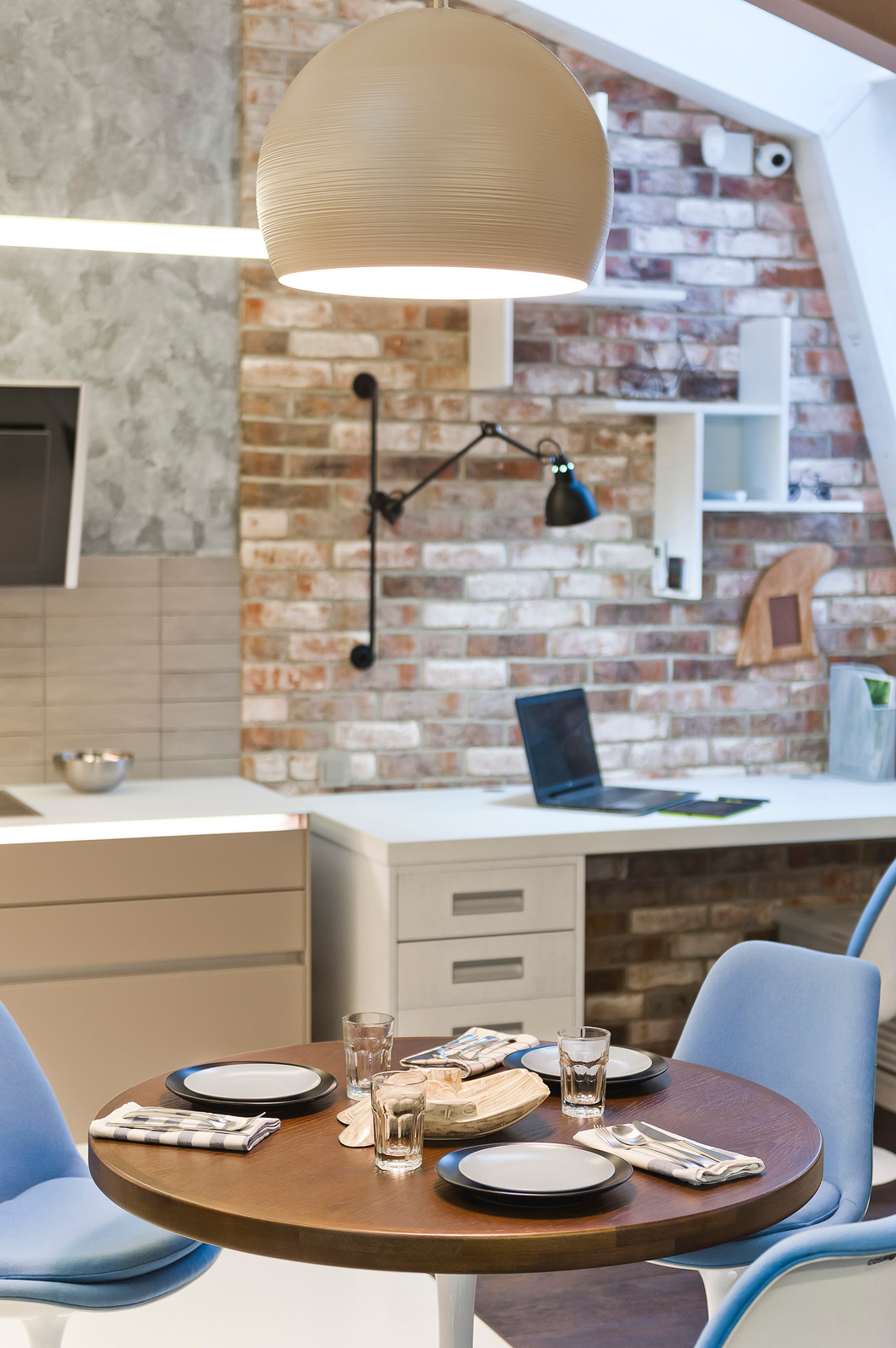 Мансардная квартира в кофейных тонах