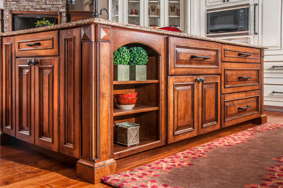 Example of a mountain style kitchen design in Charleston