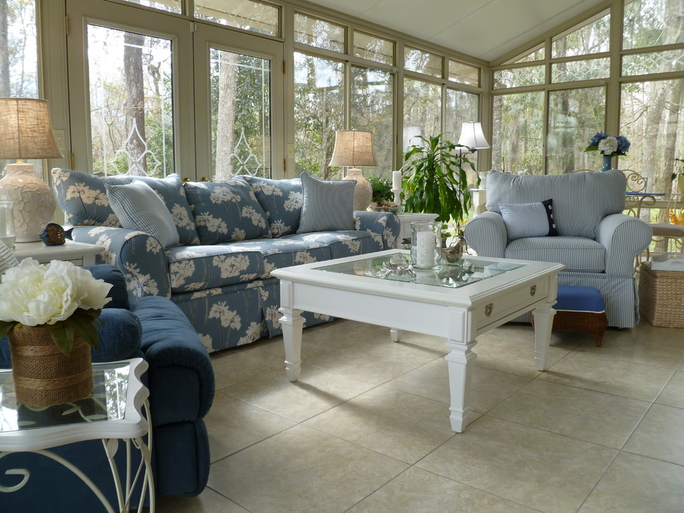 Inspiration for a beach style living room in Jacksonville.