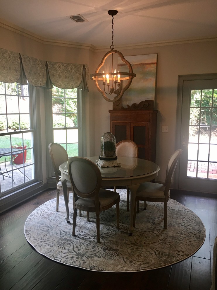 Example of a transitional home design design in Atlanta