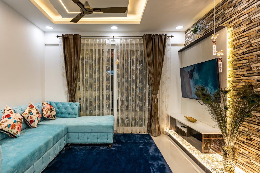 Photo of a contemporary living room in Hyderabad.