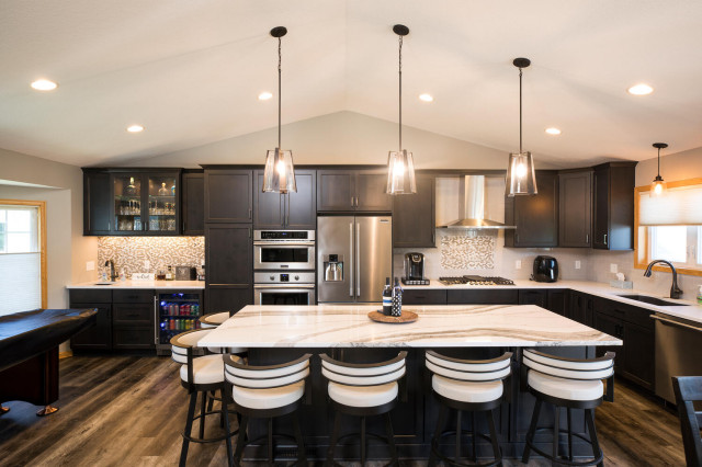 Open and Modern Kitchen 