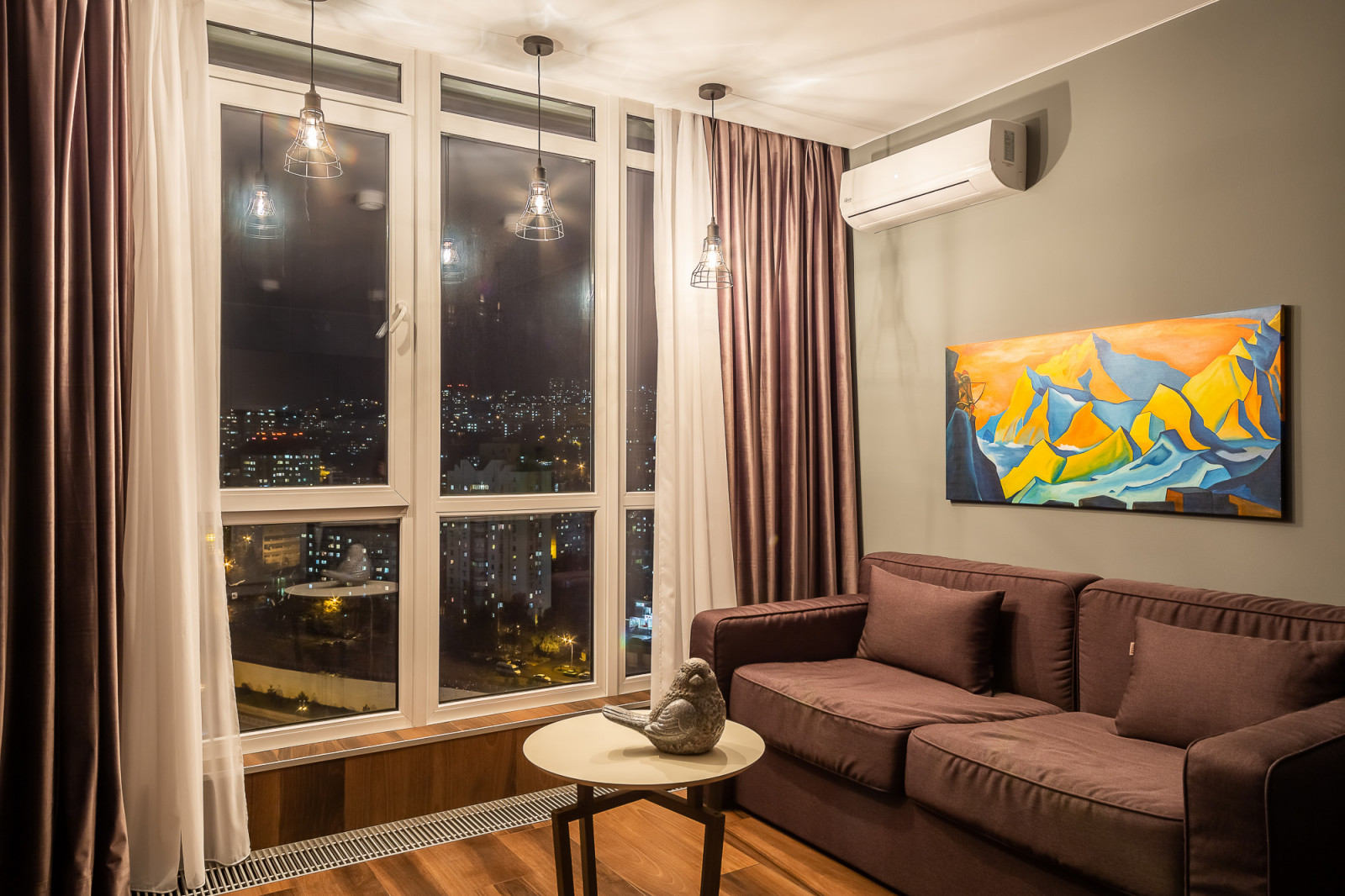 Современный интерьер в элементами лофта в Сочи