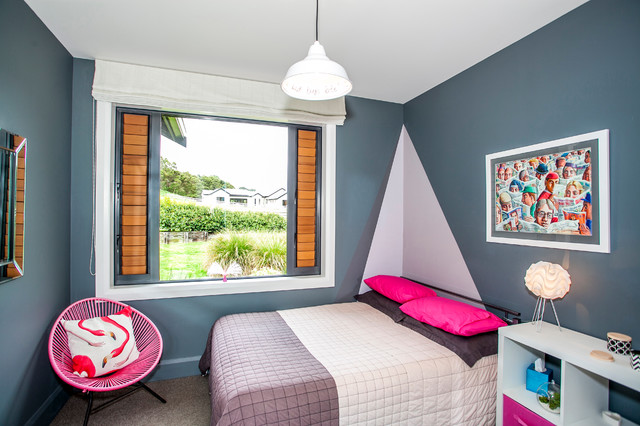 Saxe Home bedroom