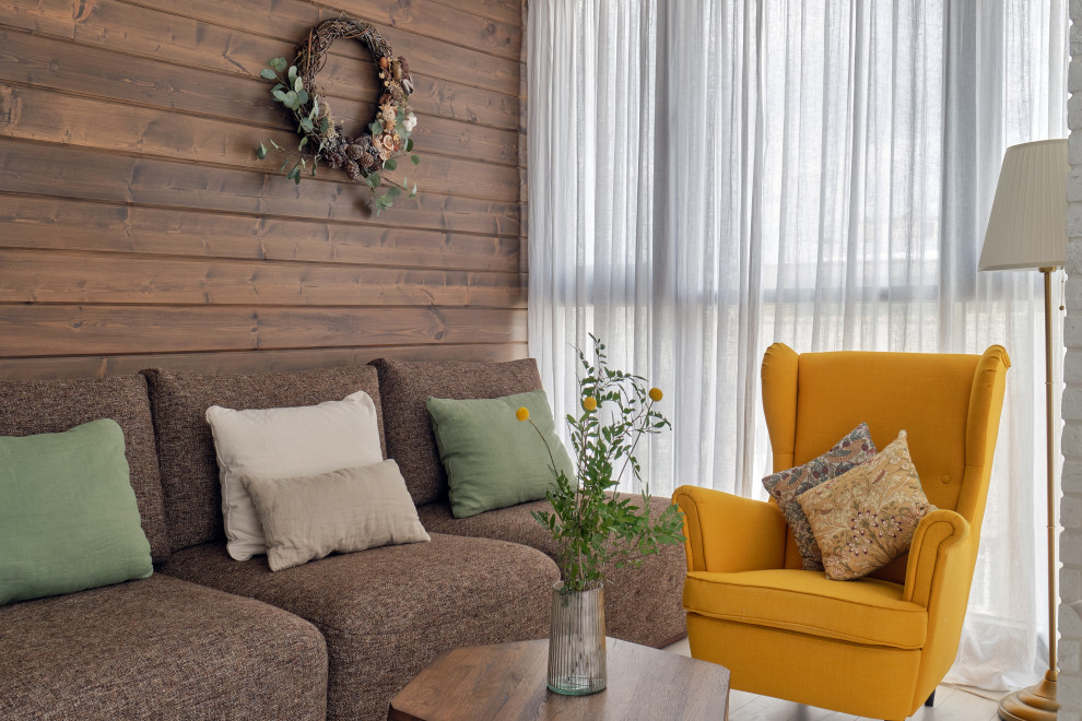 Источник вдохновения для домашнего уюта: балкон и лоджия среднего размера в стиле лофт с стеклянными перилами в квартире