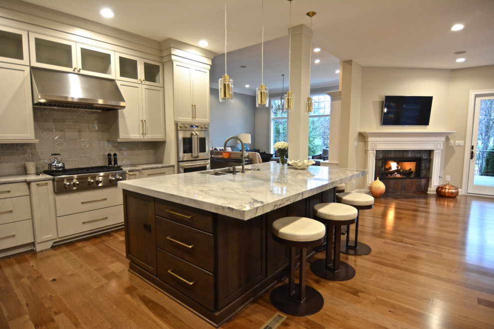 Inspiration for a transitional kitchen remodel in Indianapolis