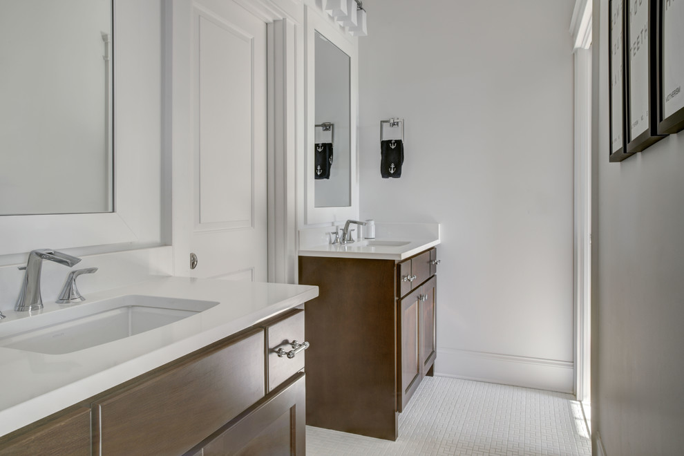 Example of a transitional home design design in Charlotte