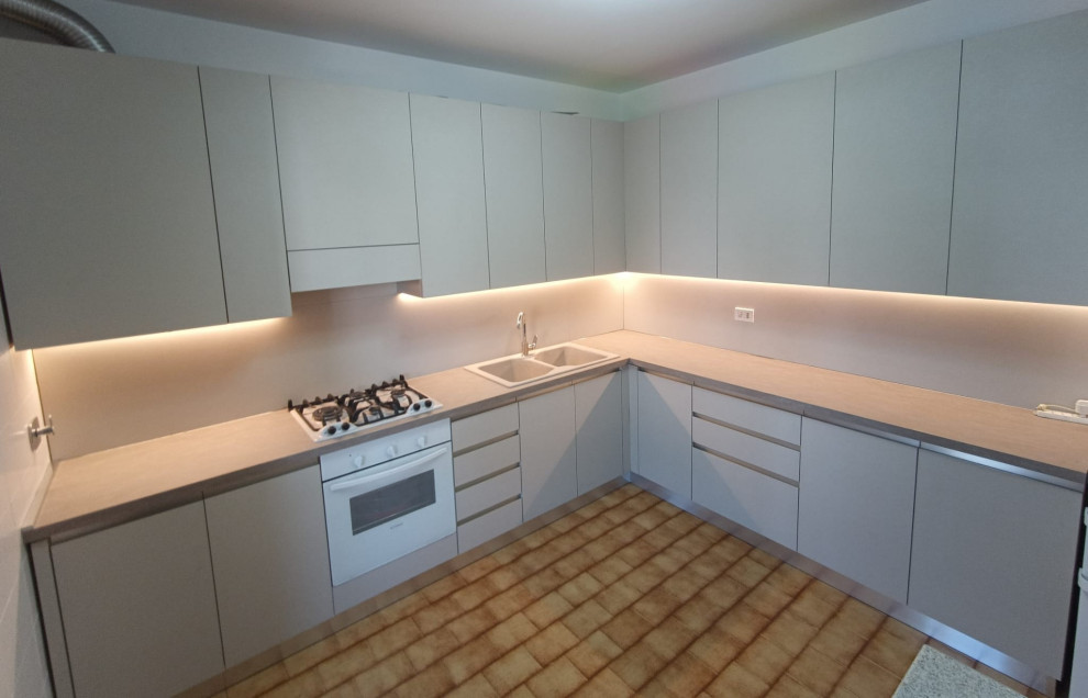 Restyling Cucina Ante Beton Perla e Top Evora
