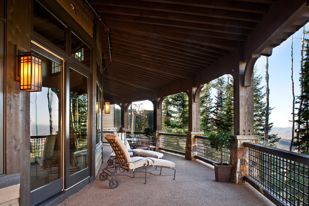 This is an example of a traditional verandah in Salt Lake City with a roof extension.