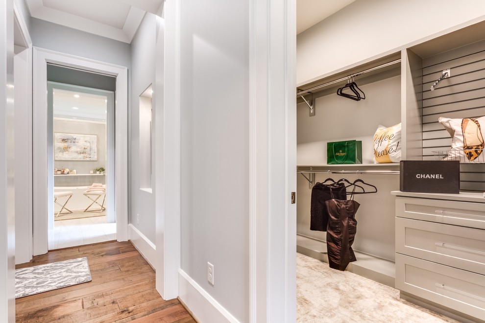 Home design - transitional home design idea