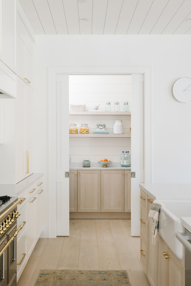 Transitional kitchen photo in San Francisco