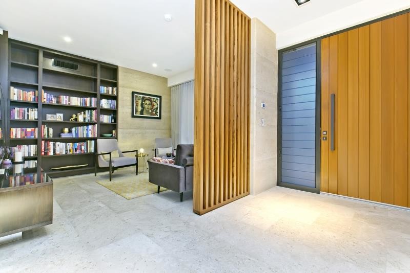 Design ideas for a modern entryway in Adelaide.