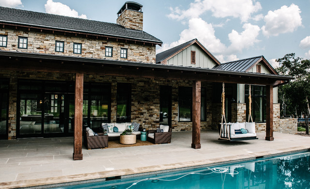 Patterson rustico-patio
