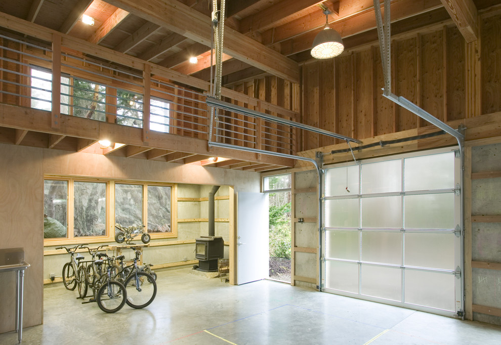 This is an example of a contemporary one-car garage in Seattle.