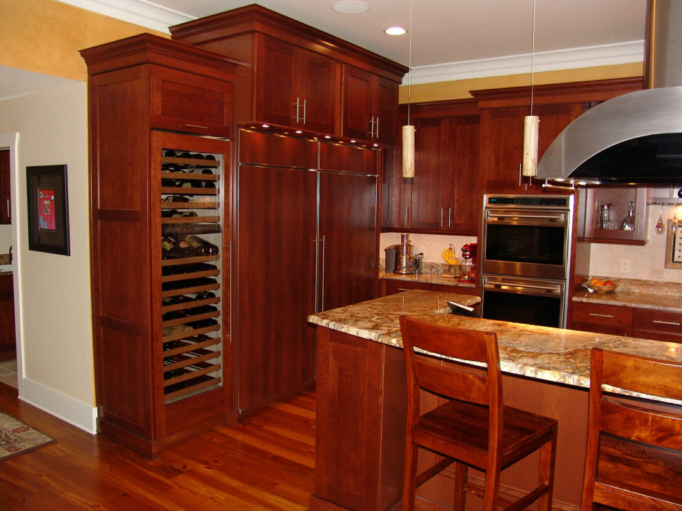 Inspiration for a rustic kitchen remodel in Tampa