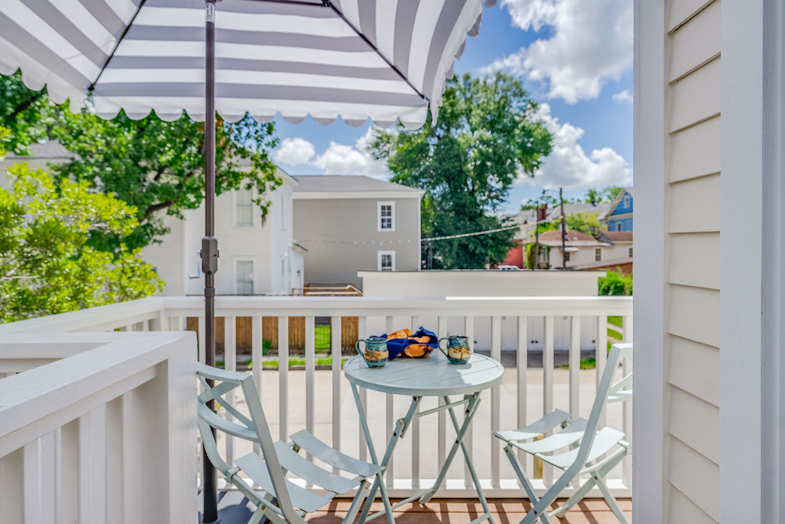 The Dragonfly Cottage/Carriage House