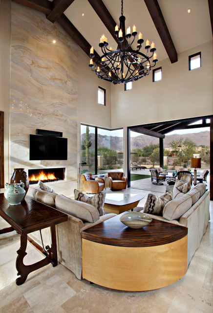 Superstition Mountain Residence nyklassisk-vardagsrum