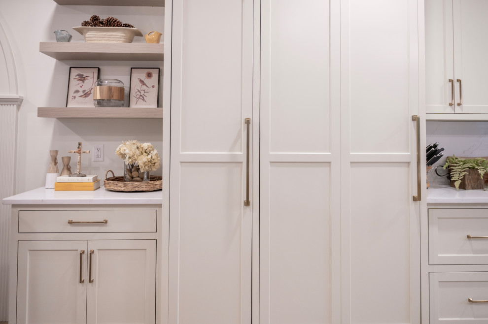 Home design - transitional home design idea in Cincinnati
