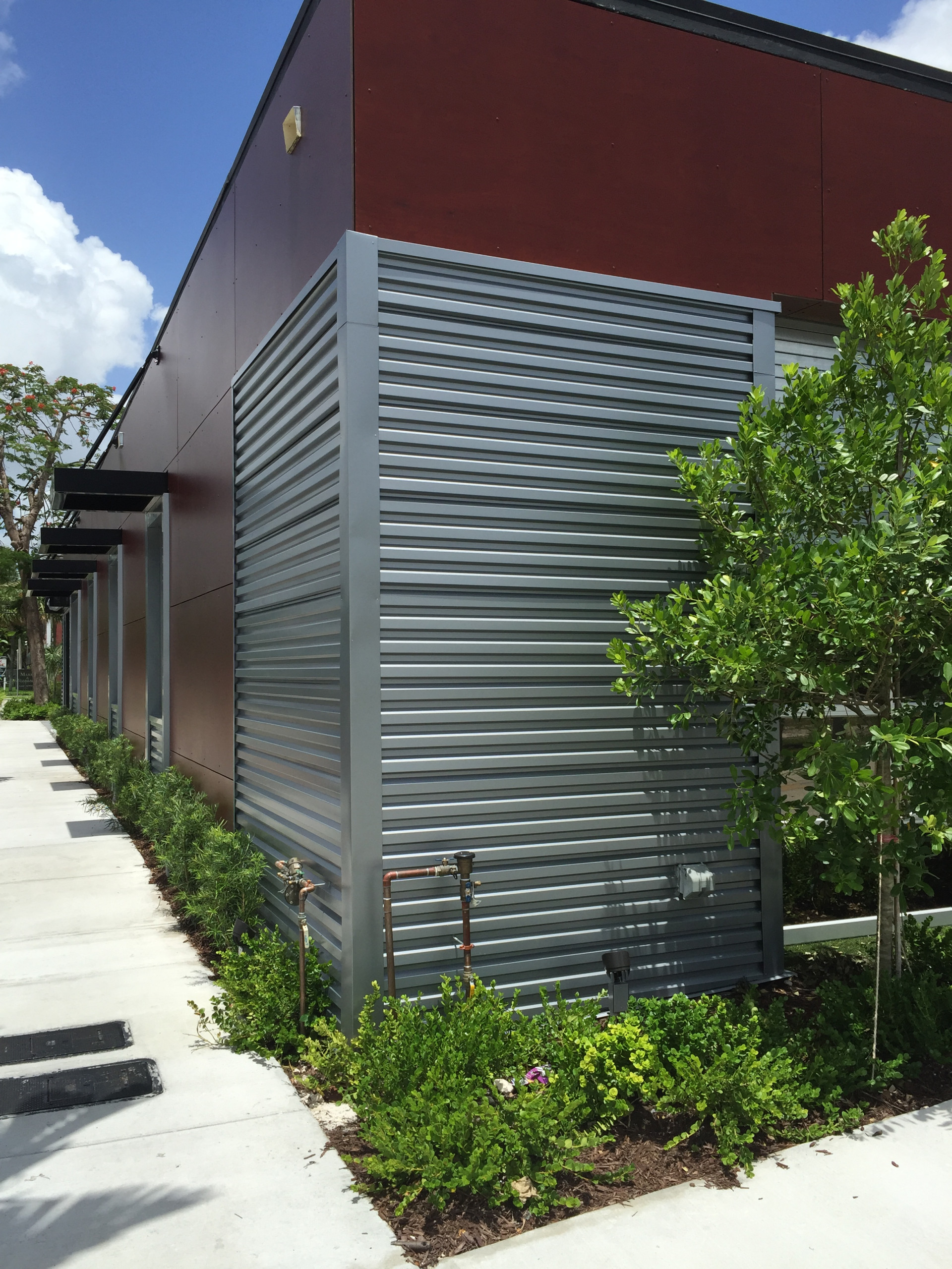 Exterior home idea in Miami