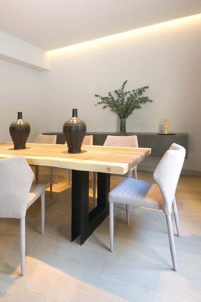 Photo of a contemporary dining room in Barcelona.