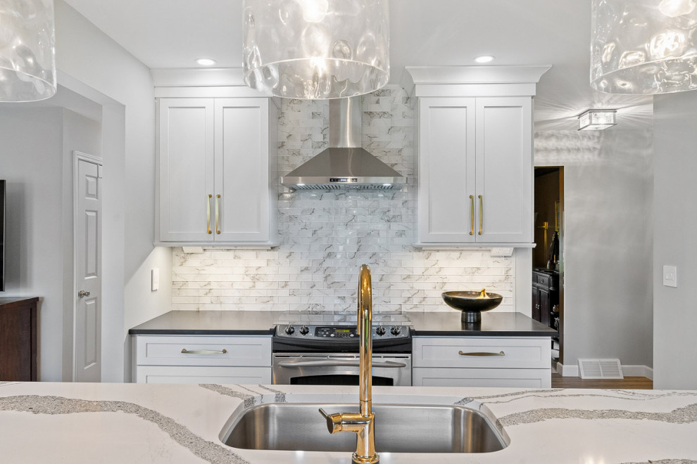 Inspiration for a transitional kitchen remodel in Boston